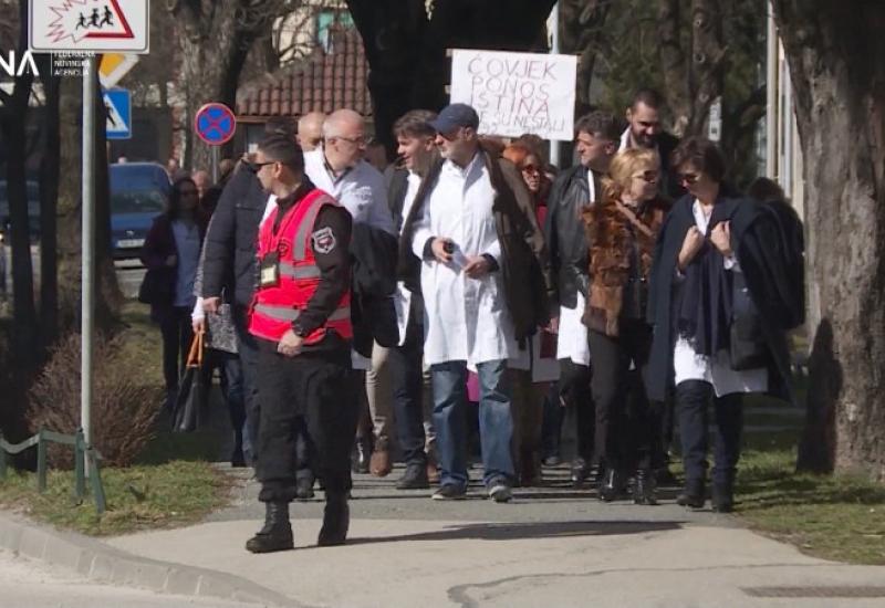Isplaćena plaća zdravstvenim radnicima, ali liječnici nastavljaju štrajk 